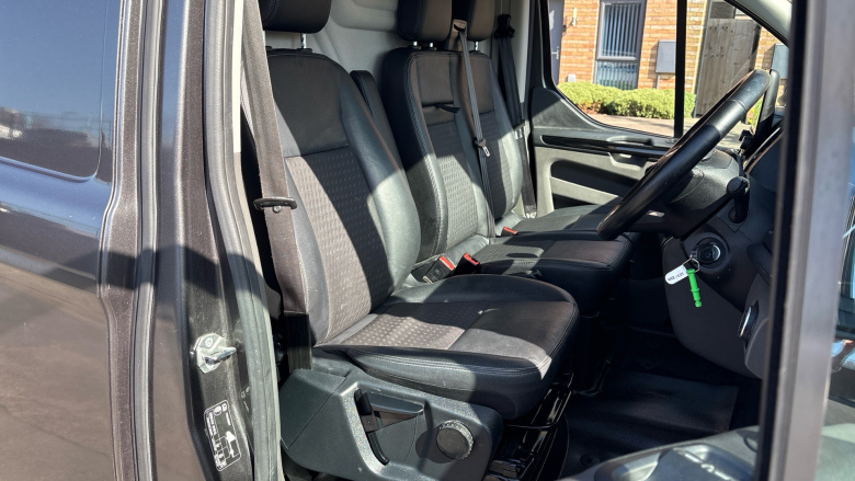 Ford Transit Custom 290 L1 Diesel Fwd 2.0 EcoBlue 185ps Low Roof Sport Van